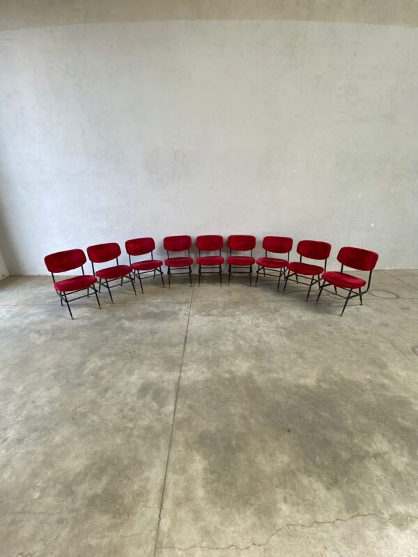 Sedie vintage in velluto rosso con struttura in metallo nero VSE013 - immagine 7