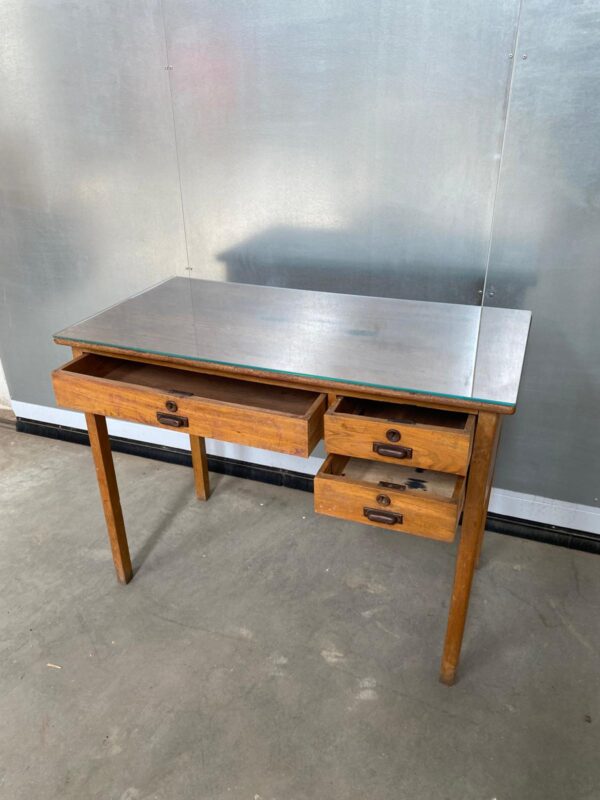 Scrivania vintage con piano in vetro e cassetti VM018 - immagine 2